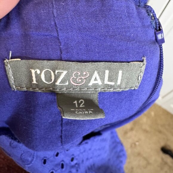 ROZ & ALI SIZE 12 PURPLE EYELET CAP SLEEVE KNEE LENGTH 100% COTTON SHEATHE DRESS - Picture 8 of 9